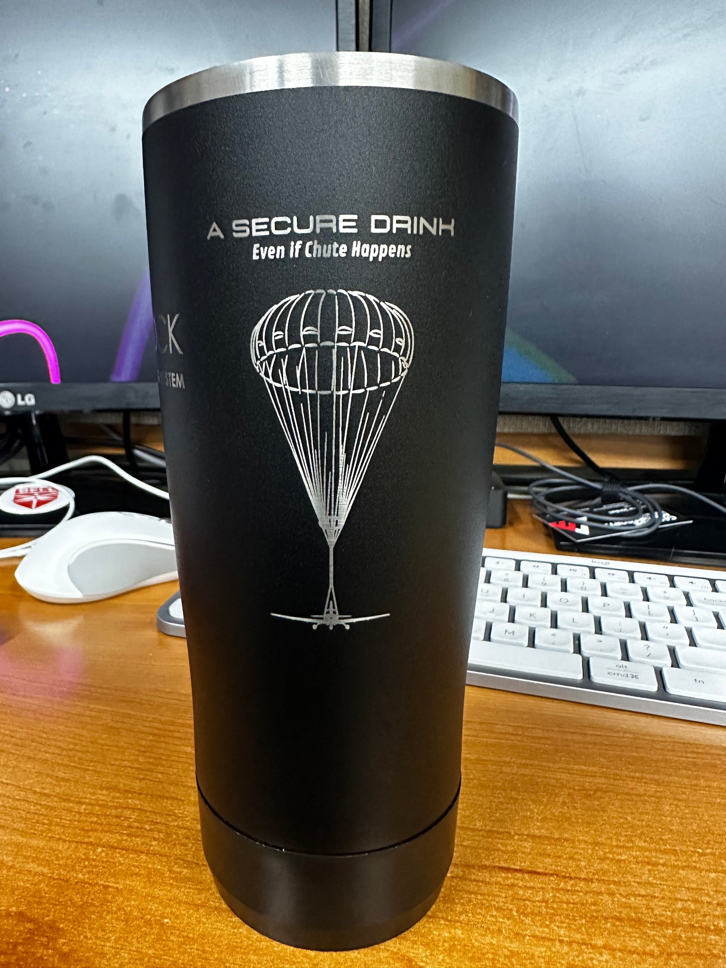 Black "Chute Happens" 22 oz Cup